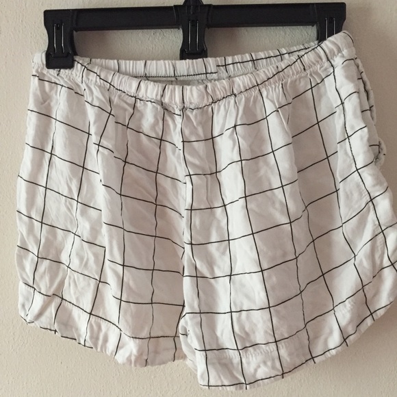 Brandy Melville eve grid high rise shorts white s - Picture 4 of 6